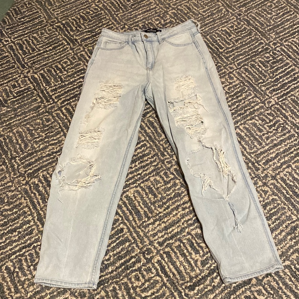 Hollister High-Rise Mom Jeans